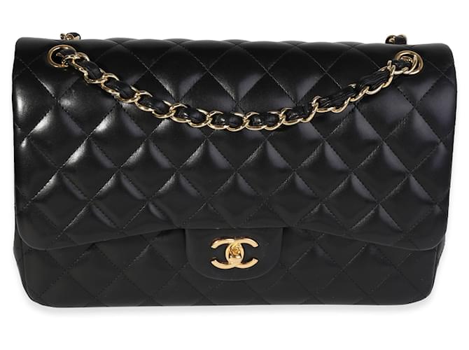 Chanel Black Quilted Lambskin Jumbo Classic Double Flap  Leather  ref.637091