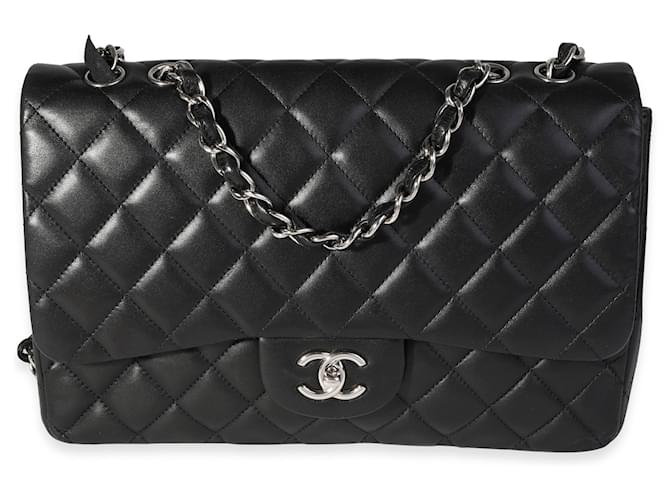 Bolsa Chanel Black acolchoada pele de cordeiro Jumbo Classic com aba simples Preto Couro  ref.637284