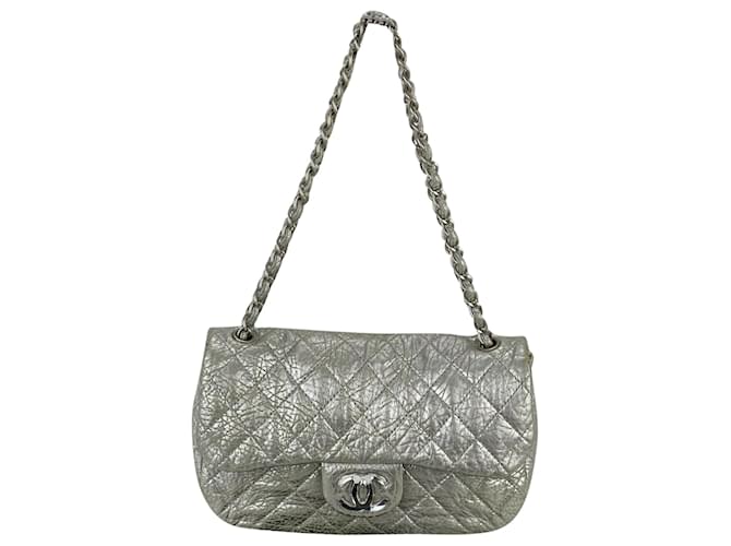 Chanel Bolso Chanel Quilted Metallic Silver Jumbo Single Flap Large Cc Crystal Bag B255   ref.639173