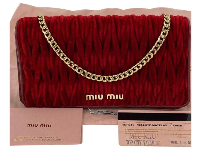 Miu Miu Matelassé Red Leather ref.975508 - Joli Closet