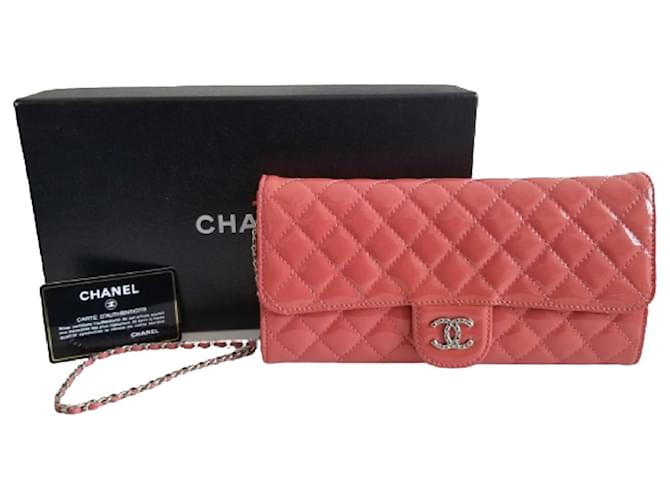 Wallet On Chain Bolsa de ombro Chanel brilhante couro envernizado melão rosa leste oeste  ref.639329