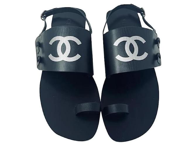 Sandale tong Chanel en cuir noir TAILLE 38,5  ref.639464