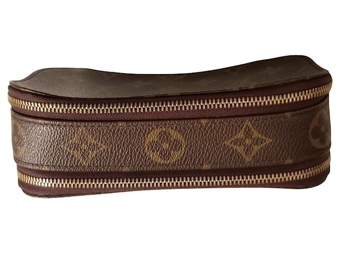 Louis Vuitton Vintage Monogram Brown Trousse Blush Cosmetic Case Leather  ref.639508 - Joli Closet