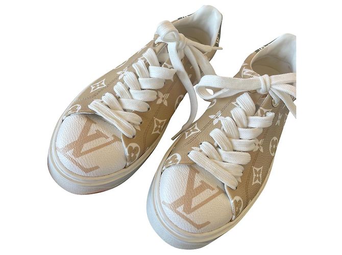 Sofia Coppola Louis Vuitton LV-TV-Timeout Beige