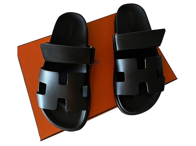 Hermès Des sandales Cuir Noir  ref.640373
