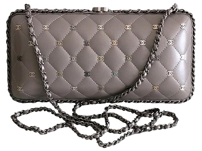 Chanel Hard Shell Framed Cc Platinum Clutch Cross Body Bag Grey Leather  ref.641218 - Joli Closet