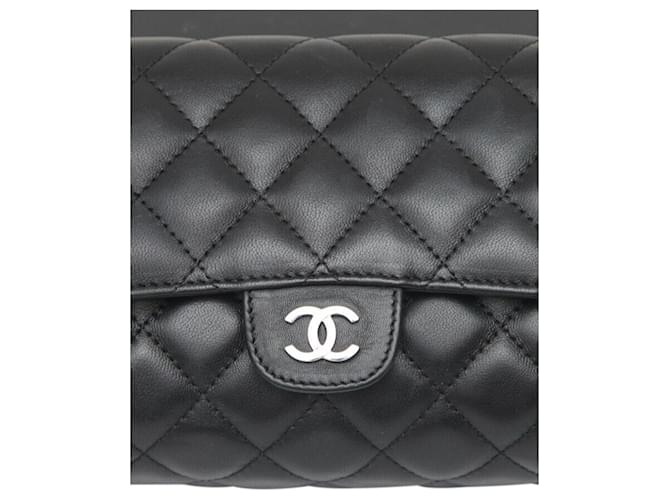 Bolsa Clutch Chanel Chanel Preto Couro Pele de Cordeiro Acolchoado Prata 13C 2013   ref.641329