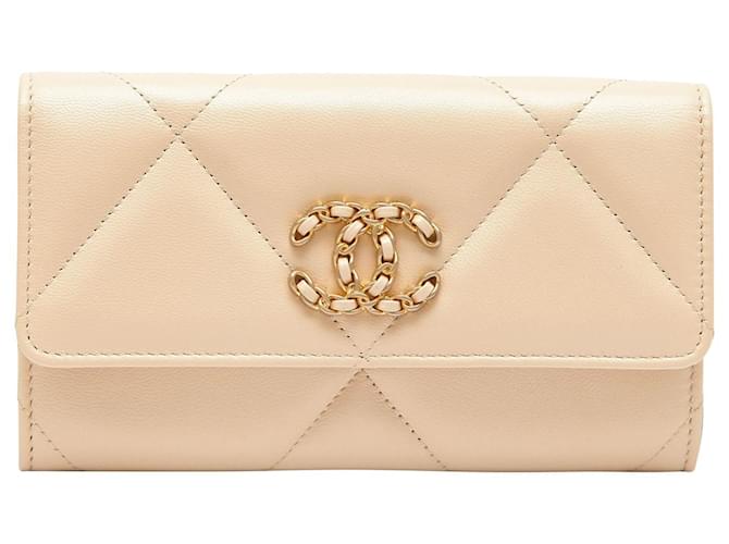 Chanel Beige Quilted Leather 19 Flap Wallet Gold Hw Purse Clutch 20K 2020  Flesh  ref.641332