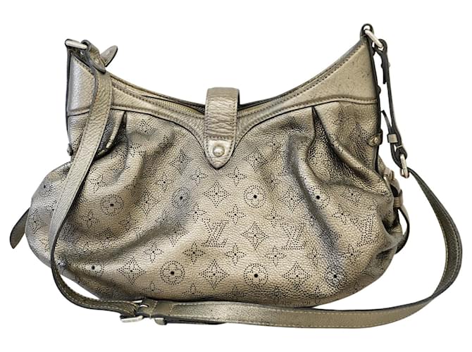 Louis Vuitton Mahina Silvery Leather  ref.648808