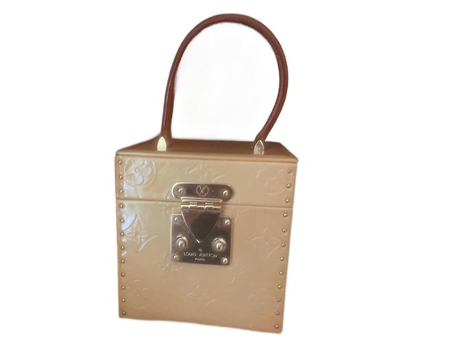 Louis Vuitton Bleecker Beige