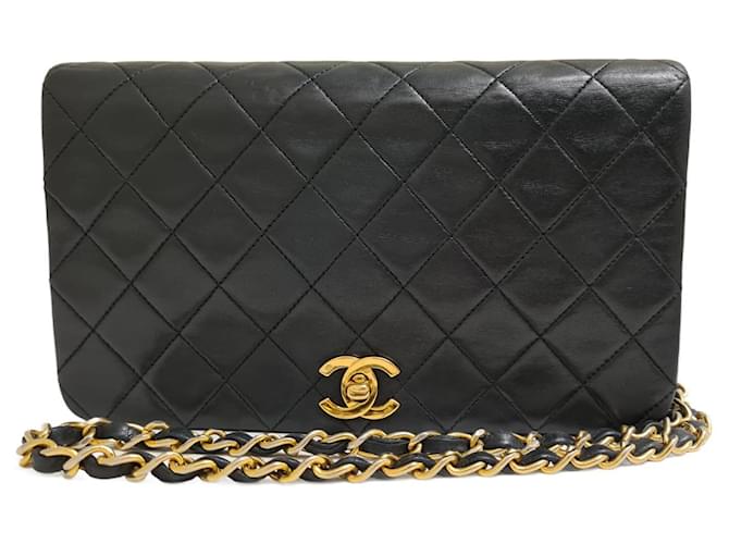 Classique Chanel Logo CC vintage à rabat intégral Cuir d'agneau Noir  ref.648704