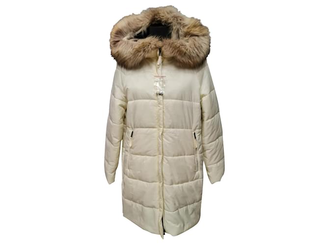 Weekend Max Mara Coats, Outerwear Eggshell Fur Polyamide  ref.649199