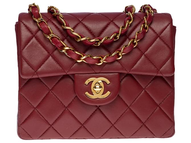 Splendid Chanel Timeless Mini flap bag handbag in burgundy quilted leather, garniture en métal doré Dark red  ref.649642