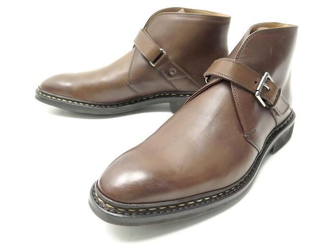 NOVE SAPATOS DE MANDIOCA HESCHUNG 7 41 BOTAS COM FIVELAS DE COURO MARROM