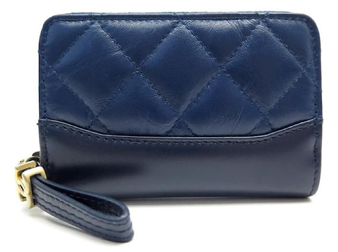 CHANEL Quilted 22S CC Blue Zip Card Case – Fashion Reloved