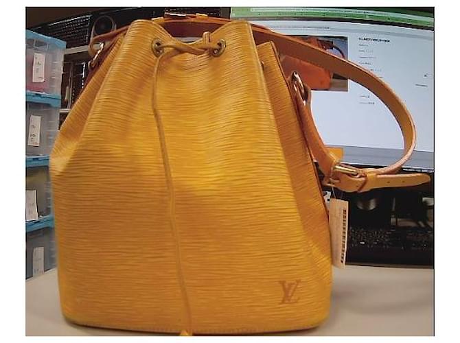 Louis Vuitton amarillo Epi Petit Noe Cuero  ref.650656
