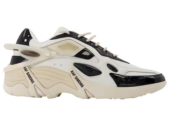 Raf Simons Cylon-21 Sneakers in Ivory and Black Leather Multiple colors  ref.651086