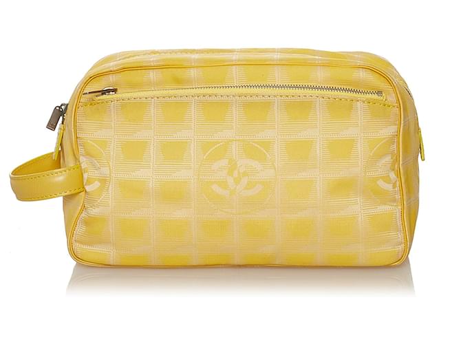Bolsa de nylon Chanel New Travel Line Amarela Amarelo Pano  ref.652102