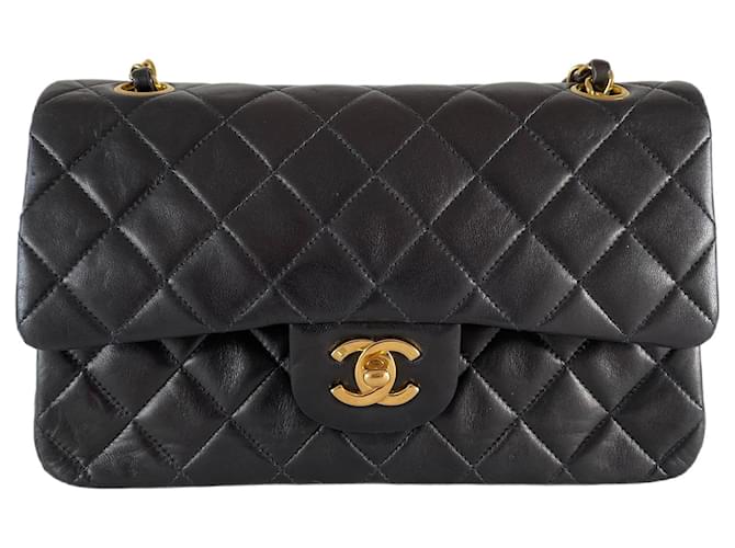 Chanel classique rabat doublé petit cuir d'agneau matériel doré intemporel vintage noir  ref.652657