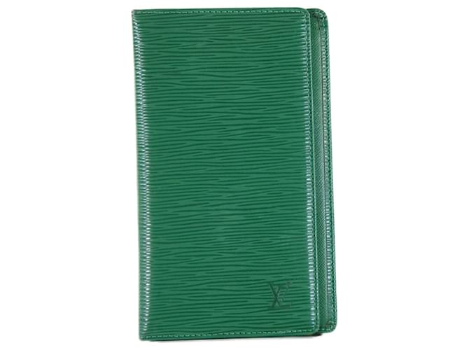 Louis Vuitton card holder Green Leather  ref.653094