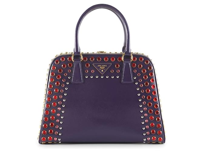 Prada Purple Saffiano cuir orné de cristaux pyramide Vernice sac à main Violet  ref.656266