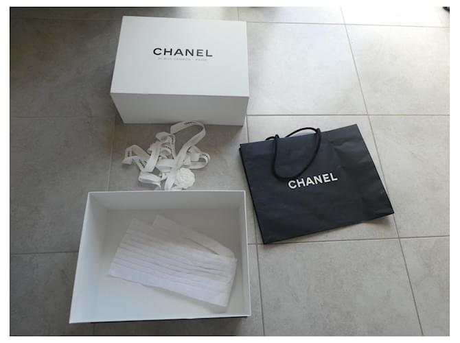 große Chanel-Leerbox für Handtasche Weiß  ref.656930