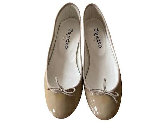 New Repetto Cendrillon ballerinas in beige patent leather 36,5.  ref.657507
