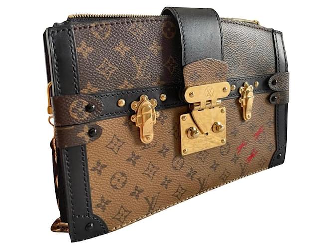 Louis Vuitton Lucchetto LV sulla borsa con tracolla Marrone Pelle  ref.495886 - Joli Closet