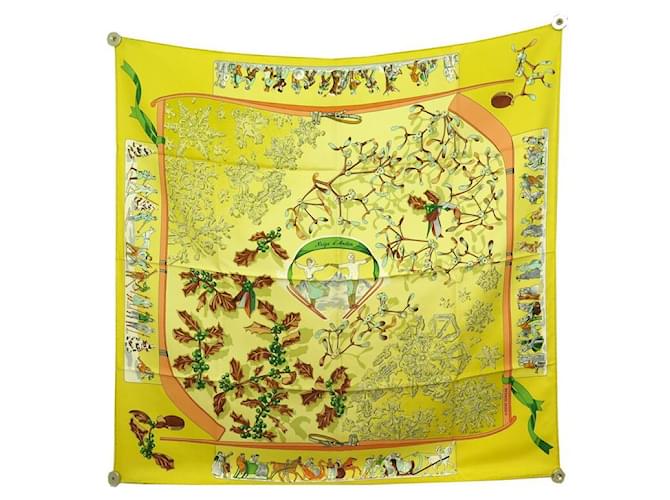 Hermès FOULARD HERMES NEIGE D'ANTAN CATY LATHAM CARRE 90 EN SOIE JAUNE SILK SCARF  ref.657902