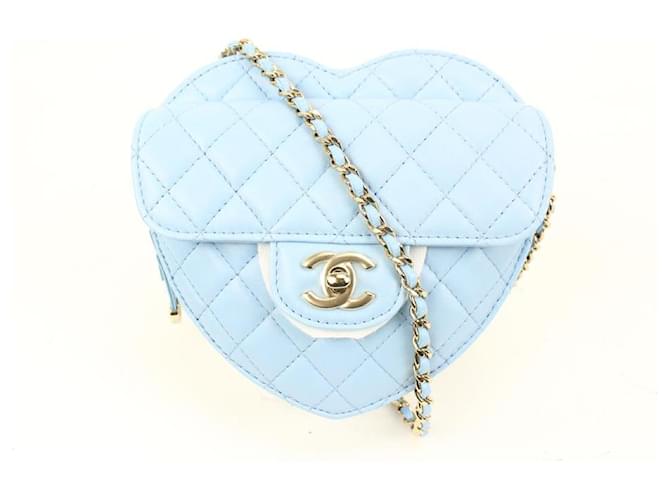 Chanel 22s Bolsa Acolchoada Azul Pele de Cordeiro CC in Love Grande Coração GHW Couro  ref.660023