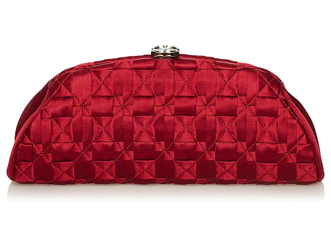 Classique Pochette en satin intemporel rouge Chanel Tissu  ref.660095