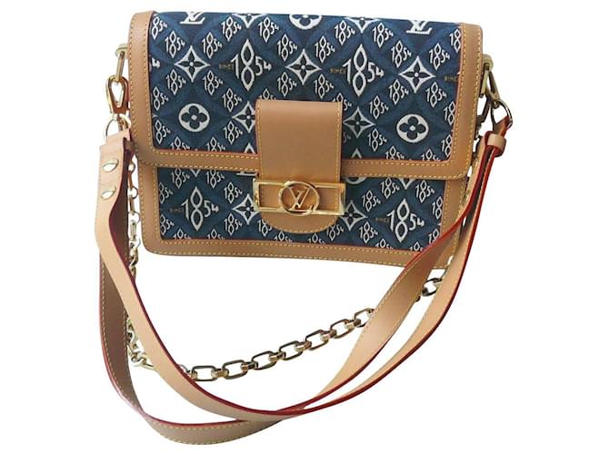 LOUIS VUITTON Dauphine bag New denim MM RARE very good condition SOLD OUT Blue Leather Cloth  ref.660505