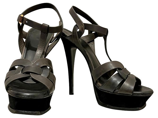 Tacones Homenaje a Saint Laurent Gris