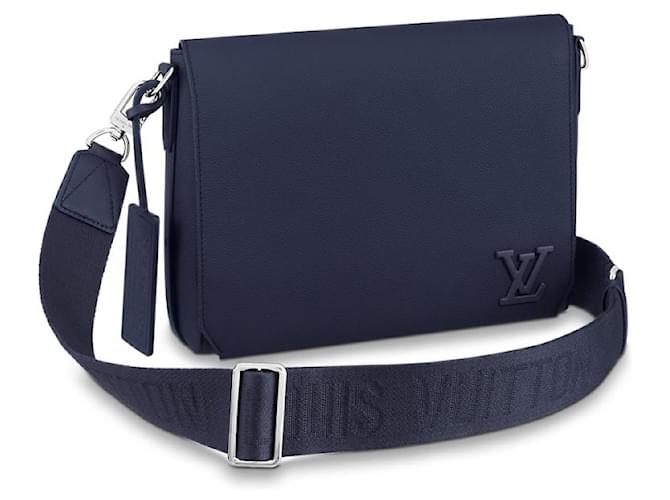 Louis Vuitton LV New messenger Aerogram azul Couro  ref.663316