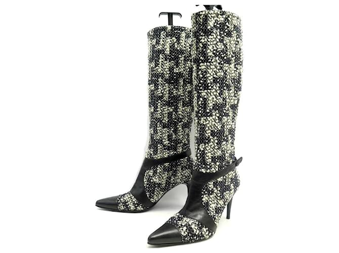 CHANEL BOOTS WITH HEELS 37.5 IN BLACK AND WHITE TWEED BLACK BOOTS  ref.663459