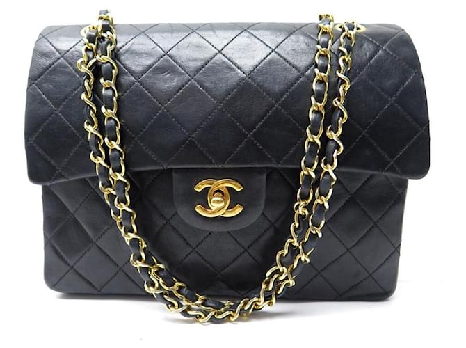 VINTAGE CHANEL TIMELESS CLASSIC MM BLACK LEATHER HAND BAG  ref.663585