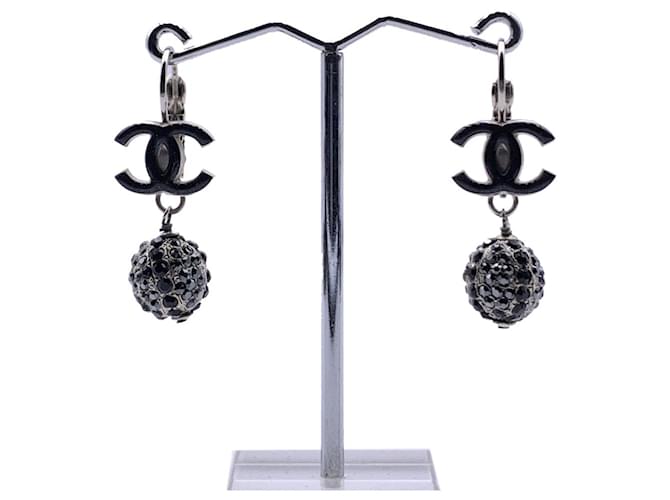 black chanel earrings cc