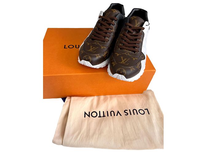 Louis Vuitton Baskets LV Run Away nouveau Monogramme