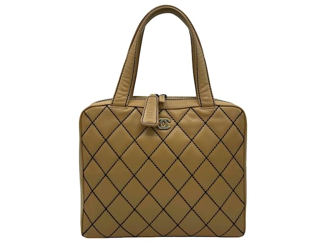 Chanel Brown CC Wild Stitch Handbag Beige Leather ref.667451 - Joli Closet