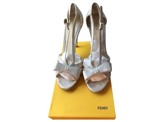 Fendi Silver Leather Pumps 9 cm Silvery