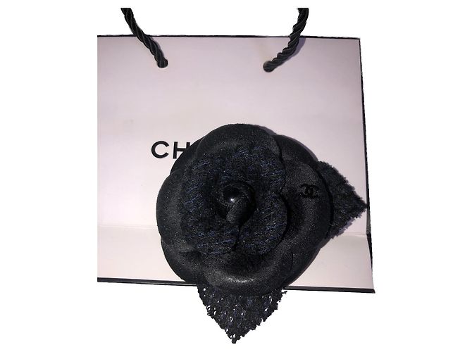Chanel Pins e spille Nero Tweed