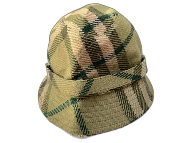 Superb Burberry cashmere hat like new Khaki Wool  ref.672101