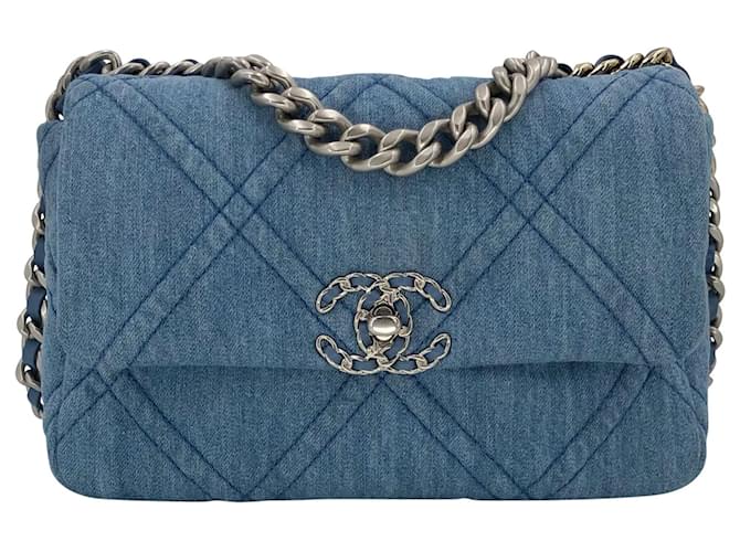 Chanel 19 bolso con solapa en denim con herrajes plateados y dorados Azul Juan  ref.673081