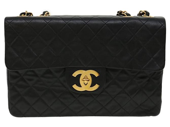 Chanel Timeless Single Flap Bag in Schwarz Leder  ref.673122