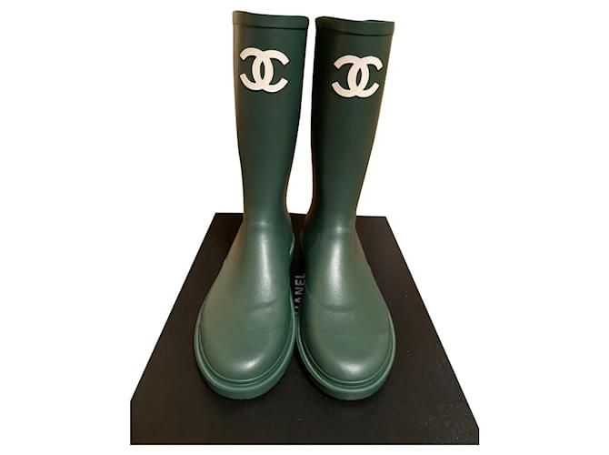 Chanel bottes Caoutchouc Vert foncé  ref.674370