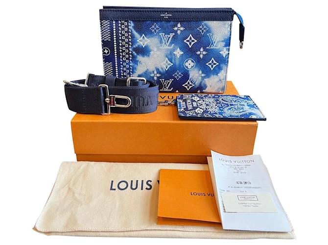 Louis Vuitton Pochette Tasche in limitierter Auflage Weiß Hellblau Leder  ref.675397