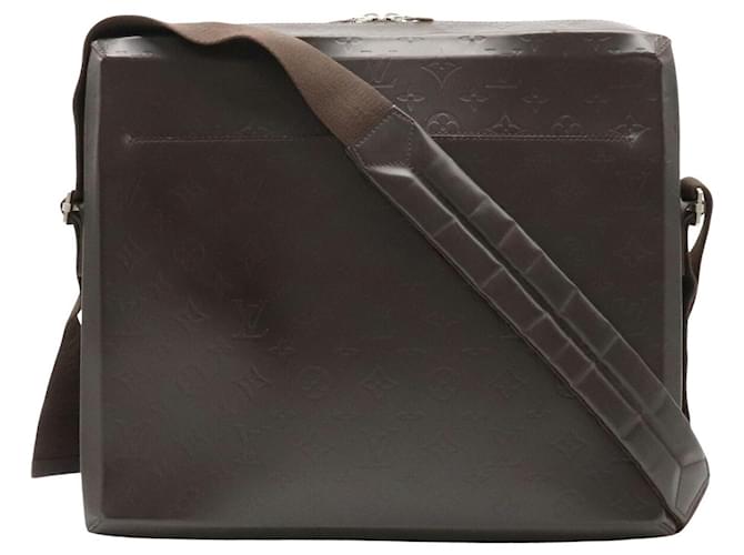 Louis Vuitton Steve Brown Leather  ref.675439