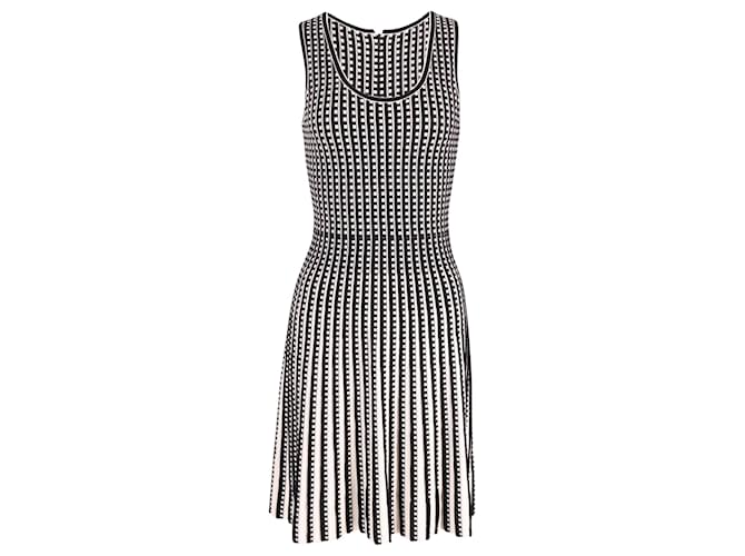 Michael Kors Geometric Two-Tone Knitted Flared Dress in Black and White Viscose  Cellulose fibre  ref.675646