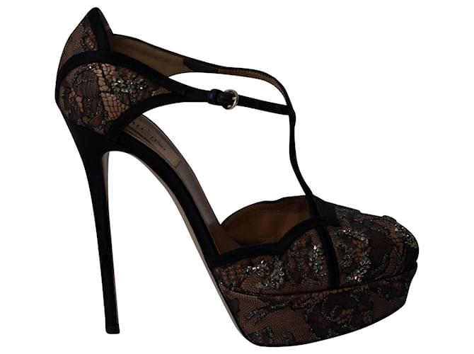Credential input Dolke Valentino Garavani Scalloped Ankle Strap Lace Heels in Black Cotton  ref.675730 - Joli Closet