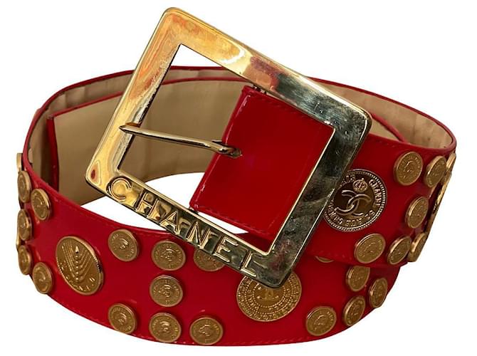 Chanel Cinturones Roja Cuero  ref.675790